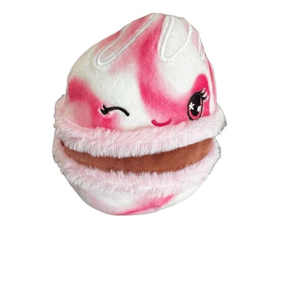 Squishmallows Myster Squad strawberry Scented Macaron - Picture 4 of 7